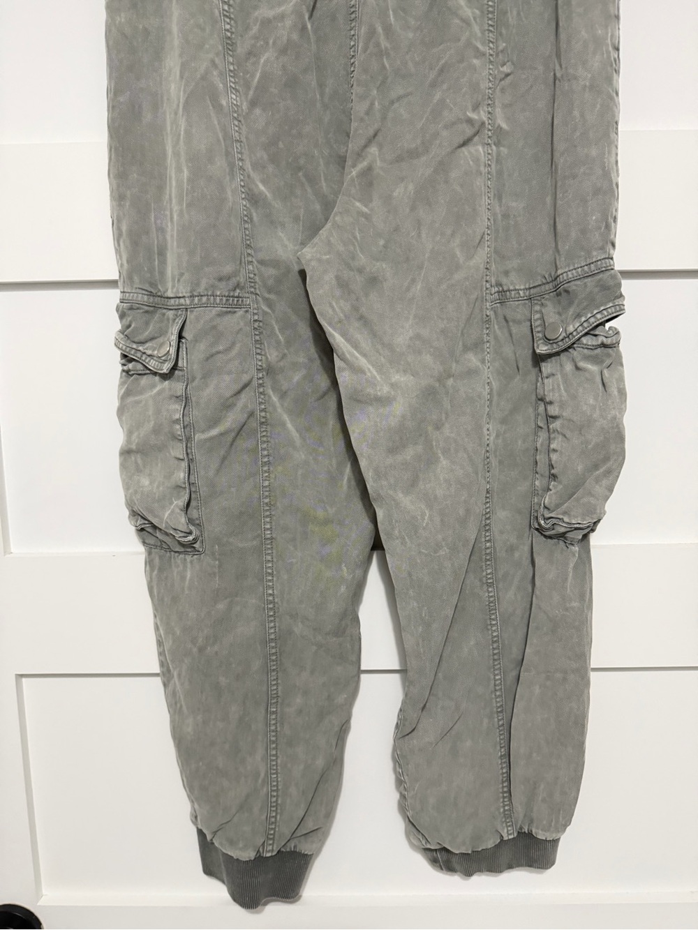 By Anthropologie Women's Gray Cargo Jogger Pants Size Medium 8582 - Picture 5 of 12